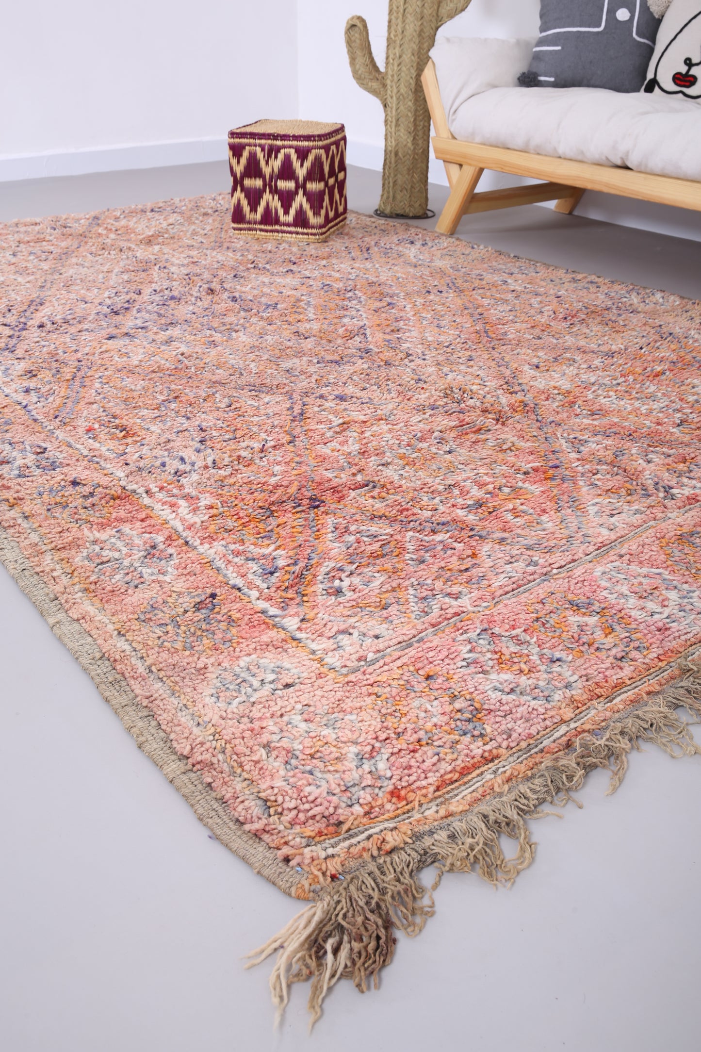 Rosa handgemachter Beni Mguild Teppich 6,7 FT x 10,3 FT - marokkanischer Vintage Teppich - handgemachter Tribal Teppich - alter Boho Teppich - marokkanischer Berber Teppich