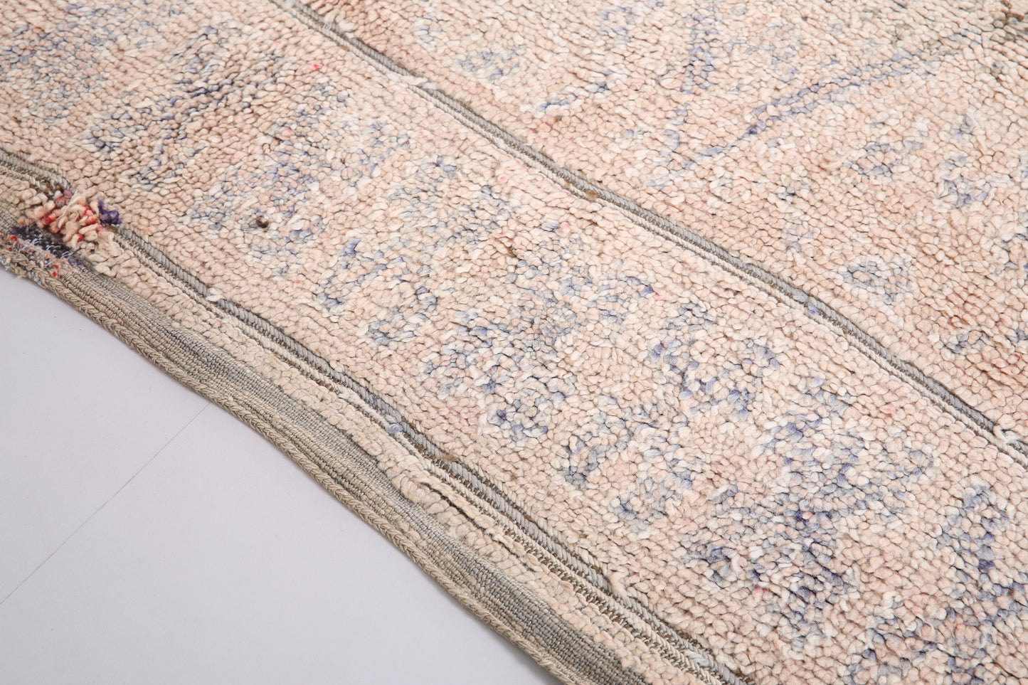 Blasser handgemachter Beni Mguild Teppich 7,4 FT x 9,5 FT - marokkanischer Vintage Teppich - handgemachter Tribal Teppich - alter Boho Teppich - marokkanischer Berber Teppich