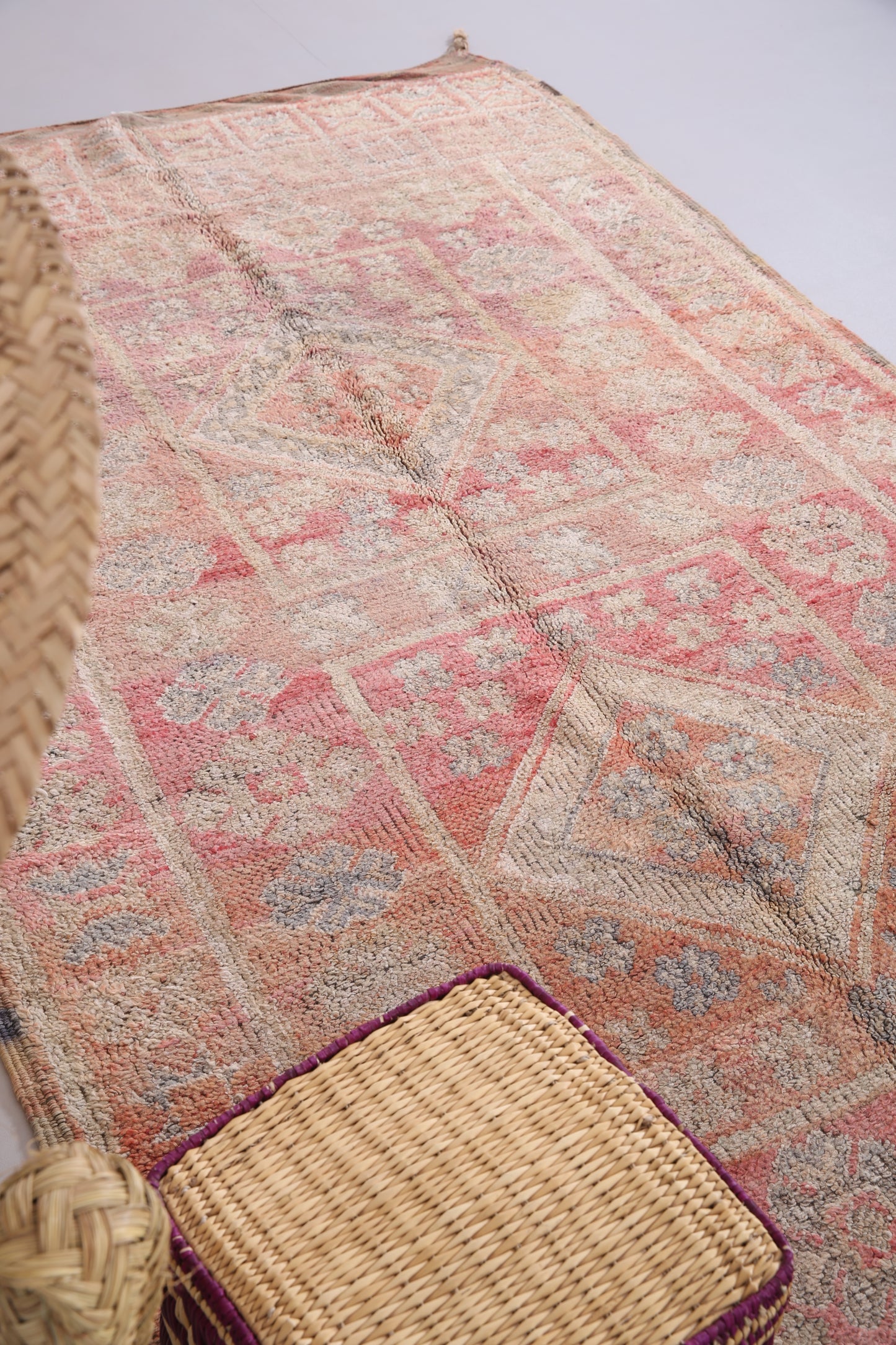 Pfirsichfarbener Vintage Boujaad Teppich 5,2 FT x 9,4 FT - marokkanischer Vintage Teppich - handgemachter Teppich - Berberteppich aus Marokko - alter Boho Teppich - Vintage Tribal Teppich