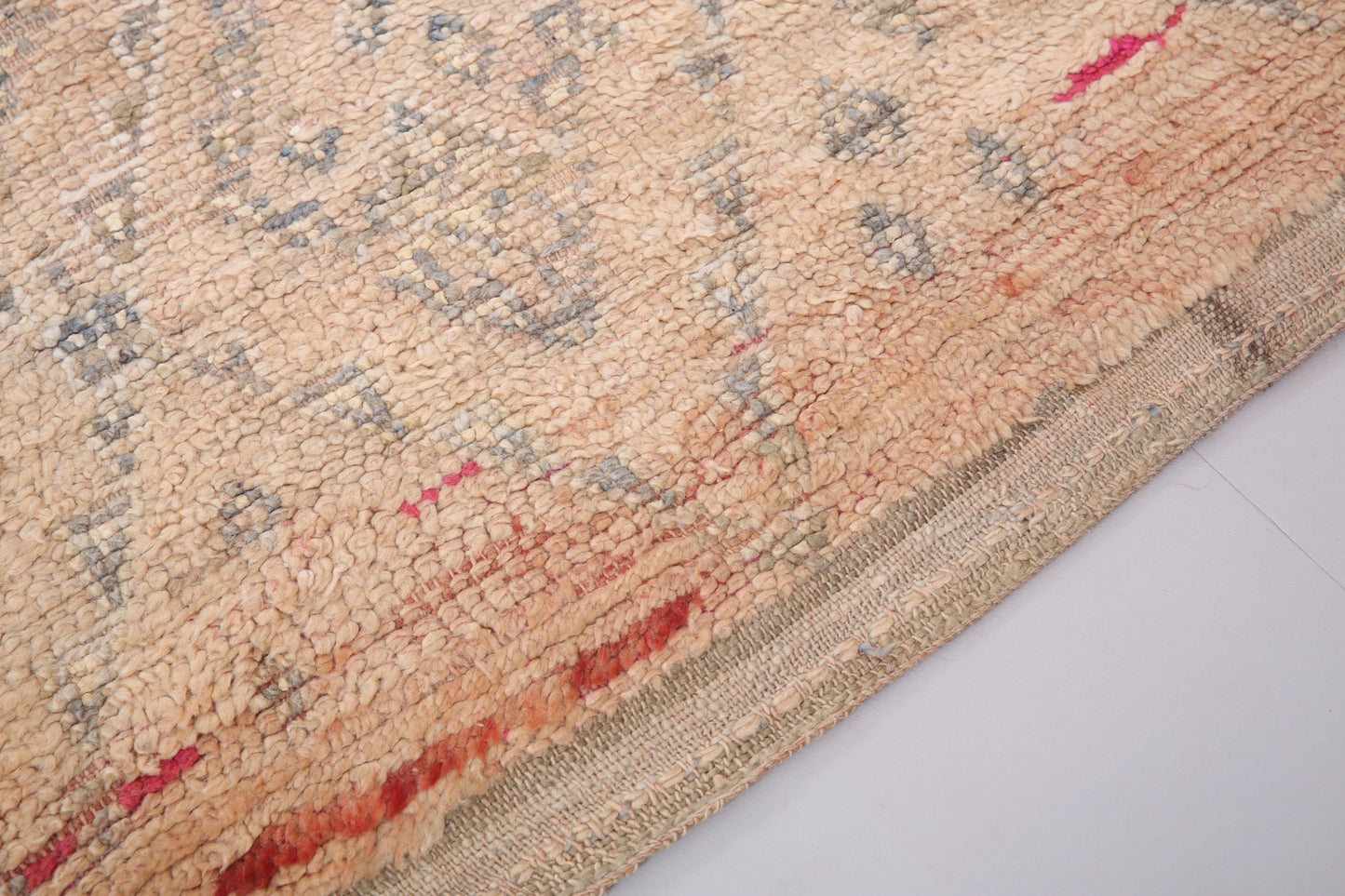 Pfirsichfarbener Beni Mguild Teppich 6,2 x 8 Fuß - marokkanischer Vintage Teppich - handgemachter Tribal Teppich - alter Boho Teppich - marokkanischer Berberteppich