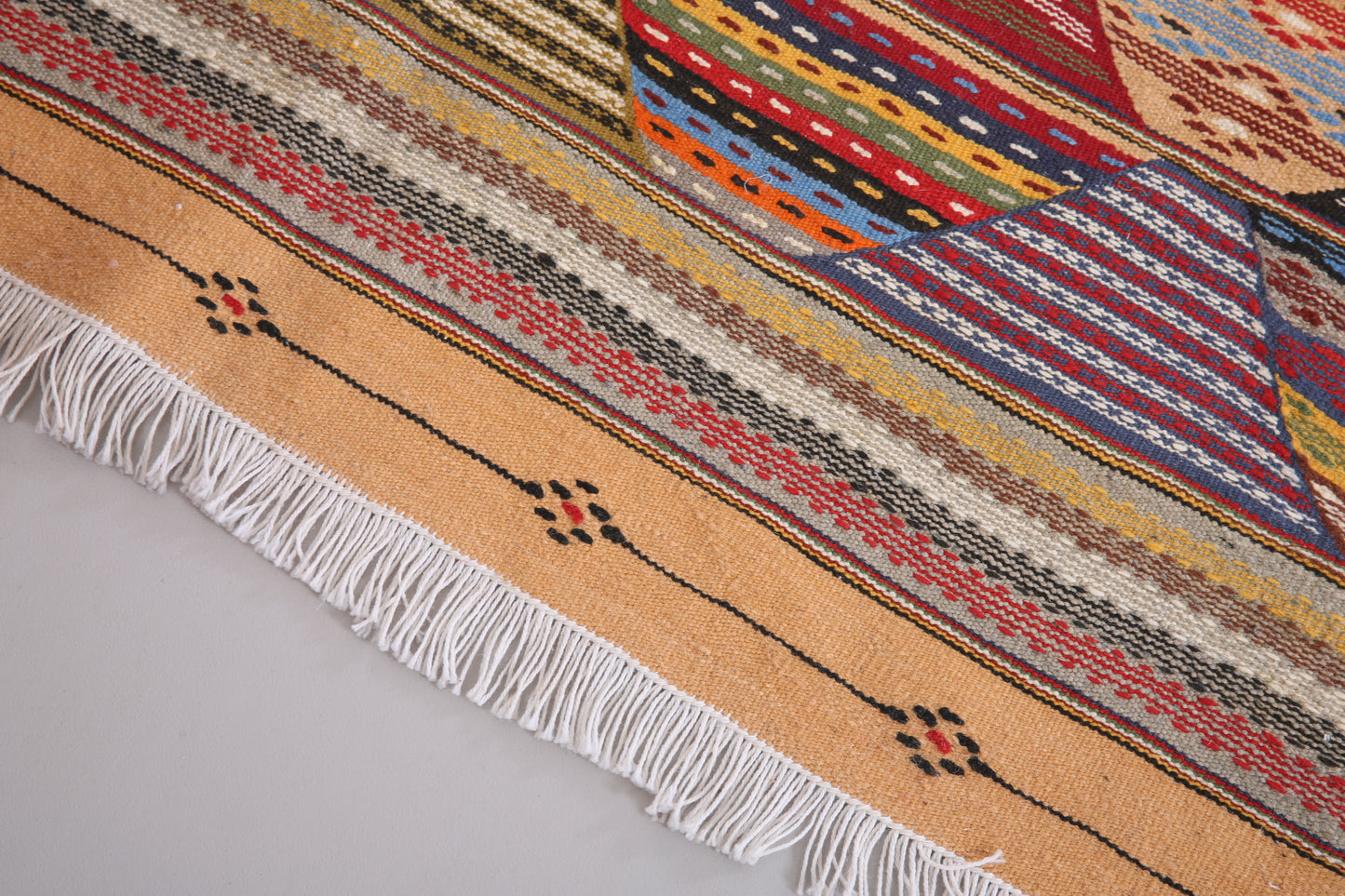 Handgewebter Kelim-Teppich 3,8 FT x 5,1 FT - kleiner Berberteppich - kleiner marokkanischer Teppich - handgemachter Berberteppich - Vintage marokkanischer Boho-Teppich