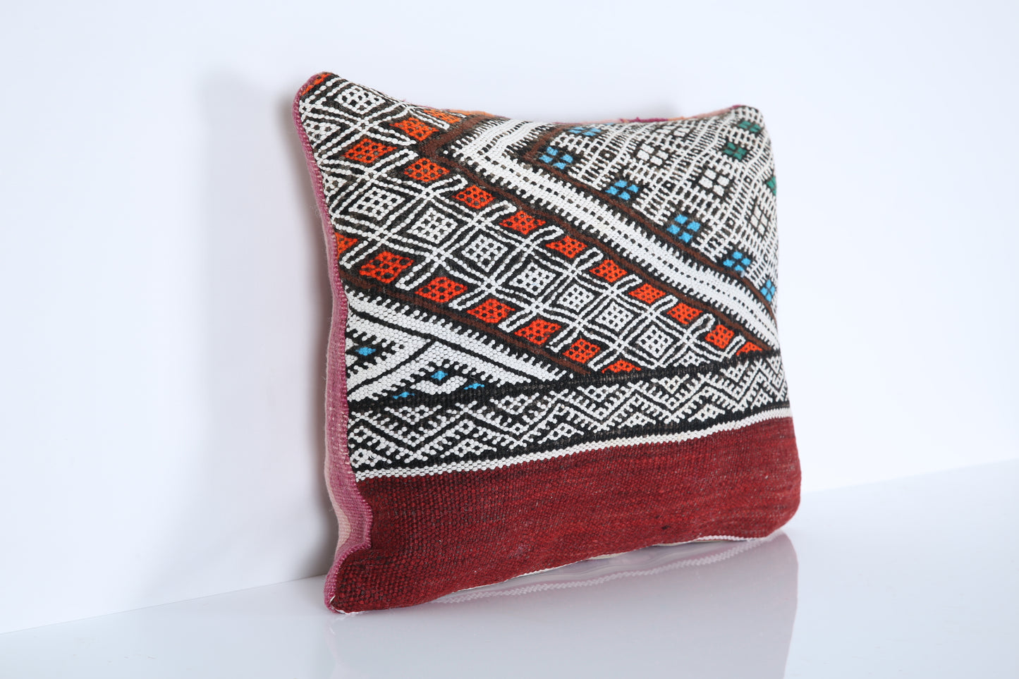 Set of 2 Vintage Moroccan Pillows 22,8’’ X 14.5’’