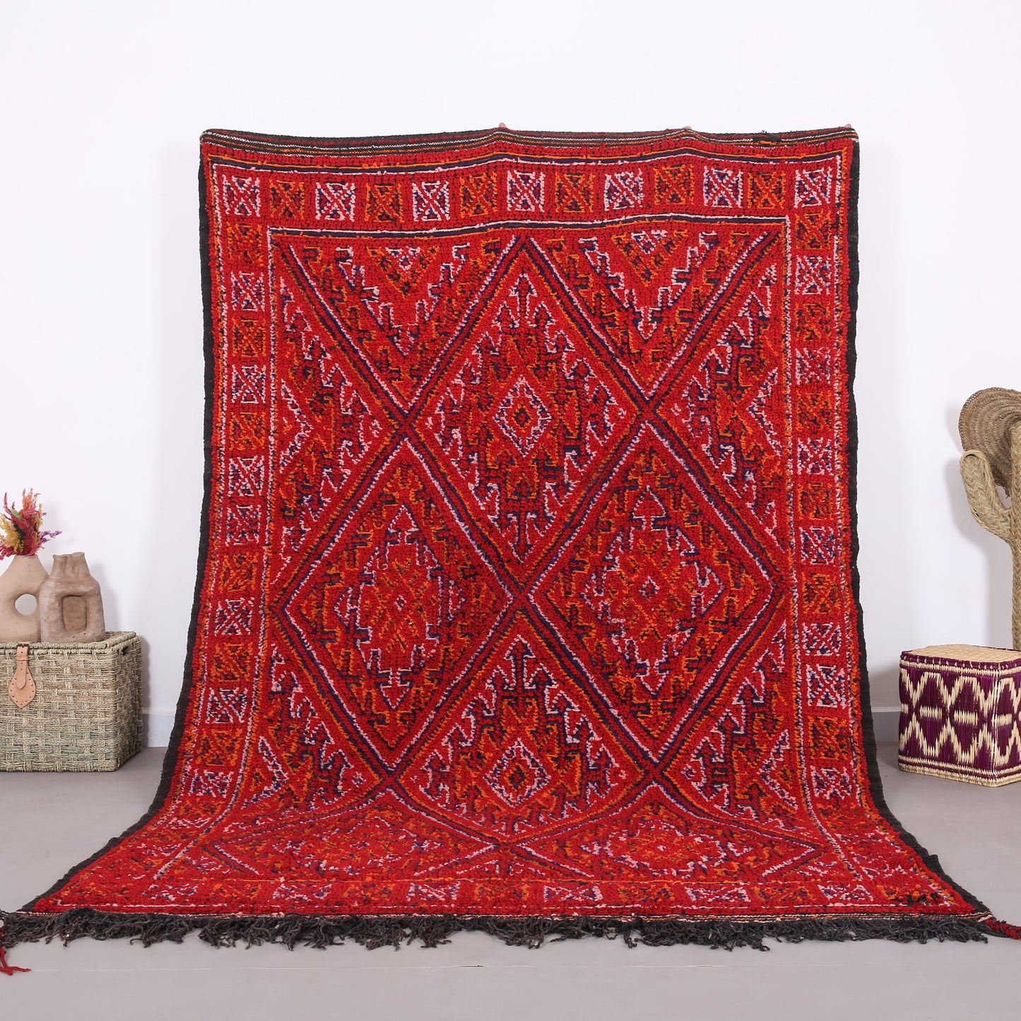 Red handmade beni Mguild rug 6 FT X 9 FT