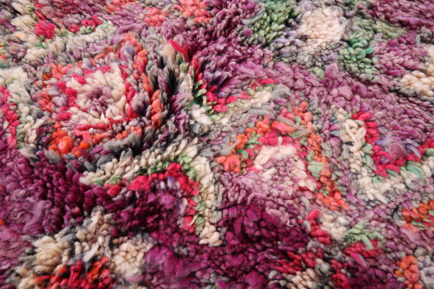 Wunderschöner lila Boujaad-Teppich 6,4 x 9,4 Fuß - marokkanischer Vintage-Teppich - handgefertigter Teppich - marokkanischer Berber-Teppich - alter Boho-Teppich - Einzigartiger Teppich