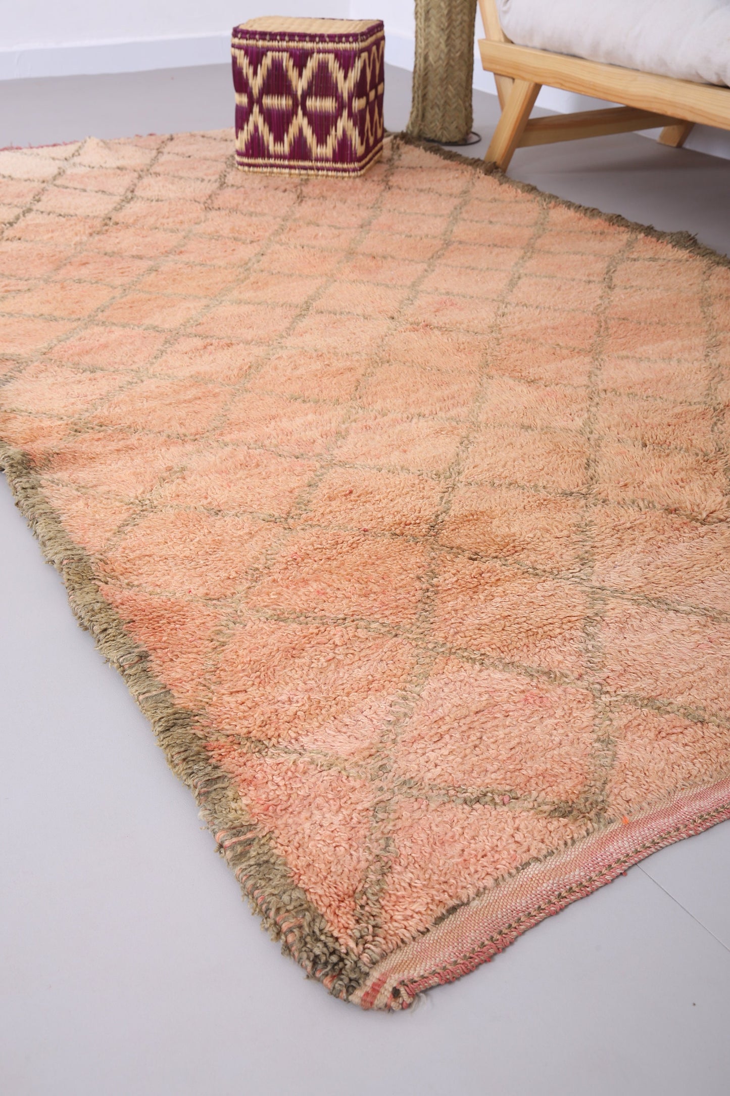 Pfirsichfarbener marokkanischer Berberteppich 1,55 m x 2,85 m - marokkanischer Vintage-Teppich - handgefertigter Teppich - Berberteppich - alter Boho-Teppich - Vintage-Tribal-Teppich